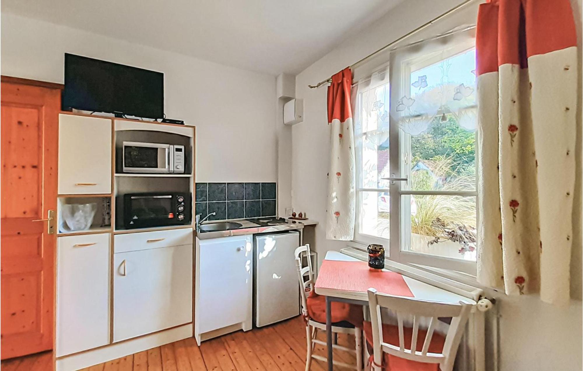 Gorgeous Apartment In Alette With Kitchenette Ngoại thất bức ảnh